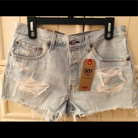 NWT! Levi' 501 Distressed Denim Jean Shorts - Picture 5 of 10